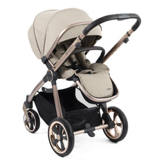 BabyStyle Oyster 3 LUXURY Bundle with Maxi-Cosi Pebble 360 Pro (Creme Brulee) - showing the seat unit and chassis together as the pushchair in parent-facing mode