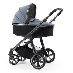 BabyStyle Oyster 3 LUXURY Bundle with Maxi-Cosi Pebble 360 Pro (Dream Blue) - showing the carrycot and chassis together as the pram